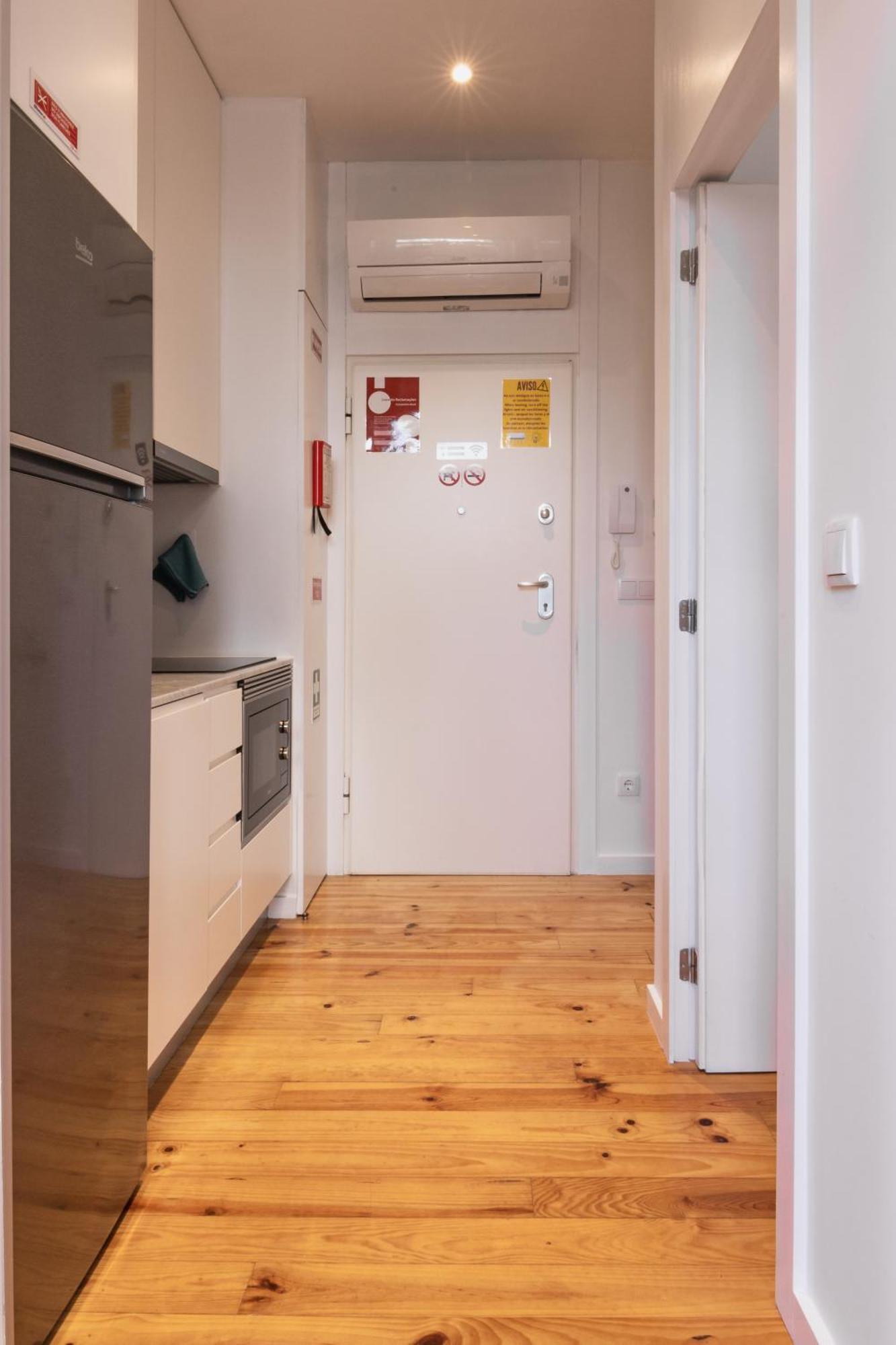 North Side Apartment Porto Luaran gambar